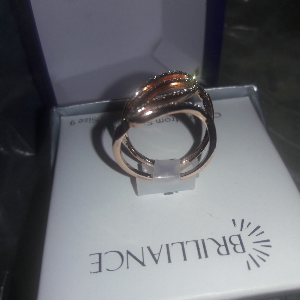 $40 Brilliance Swirling Ring Swarovski Crystal 9 - Picture 5 of 6
